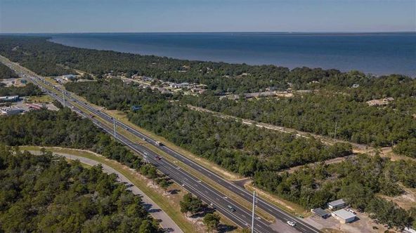 5022 Gulf Breeze Parkway, Gulf Breeze, FL 32563